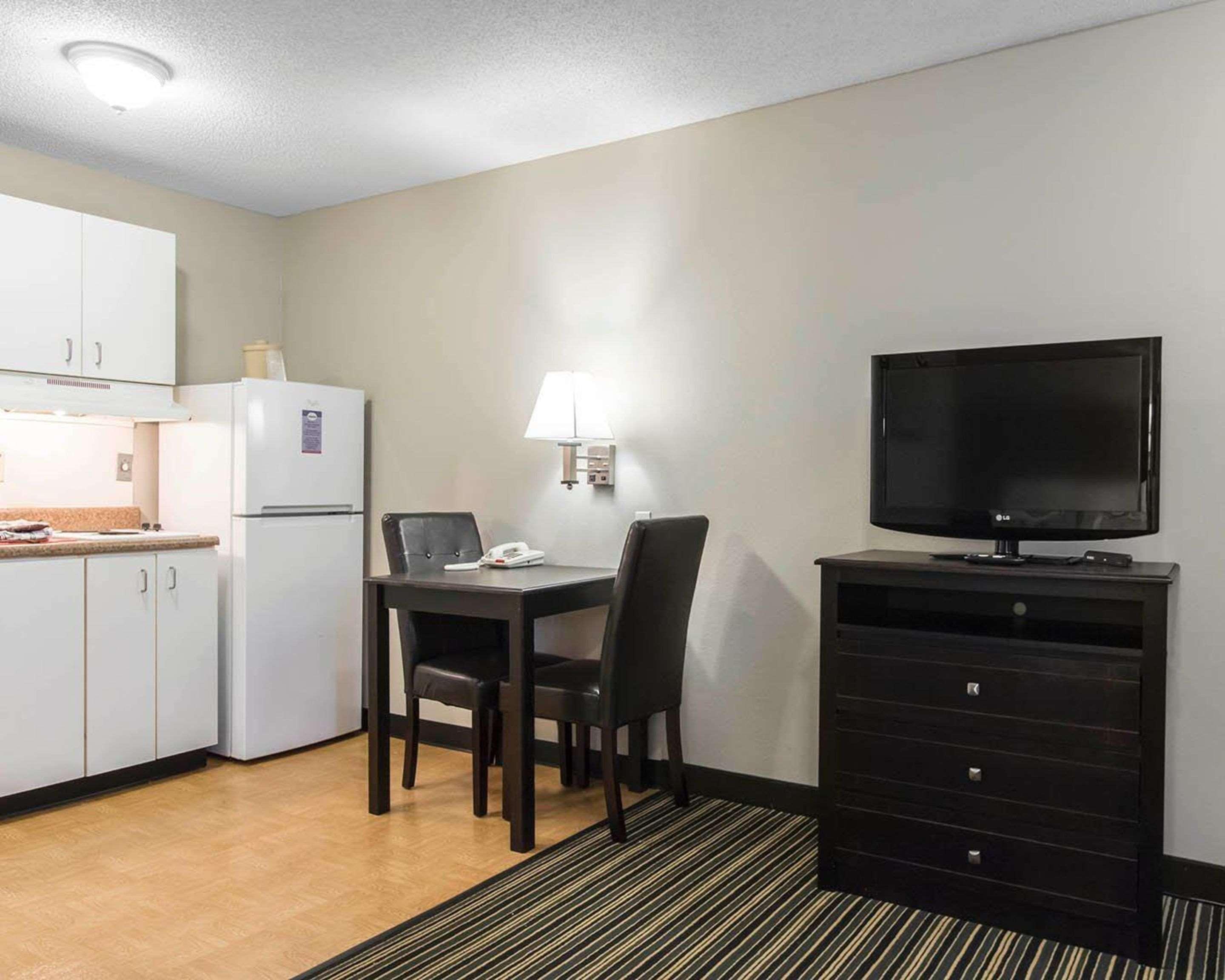 Suburban Extended Stay Hotel Naval Base Area Warrington Exterior foto